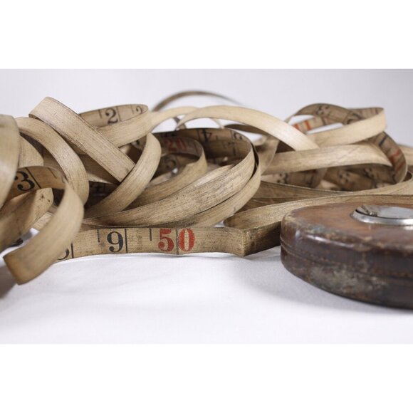 Antique leather carpenters tape measure 50ft Lufkin Rule Co / Hughes-Owen Co Ltd - Picture 9 of 10